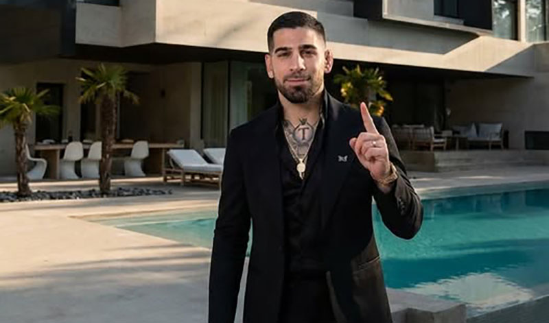 ilia topuria 300 foto