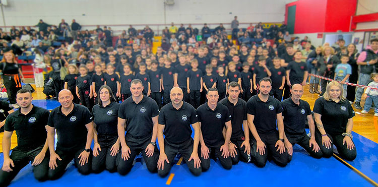 kmp international festival polemikon texnon 00