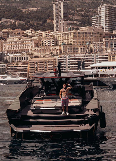 conor mcgregor yacht 5089