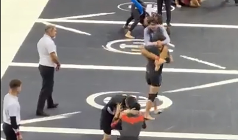 grappler slam se trapezi kriton