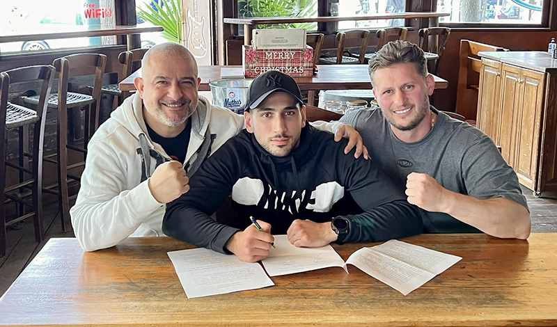 nikos papanikolaou politis team